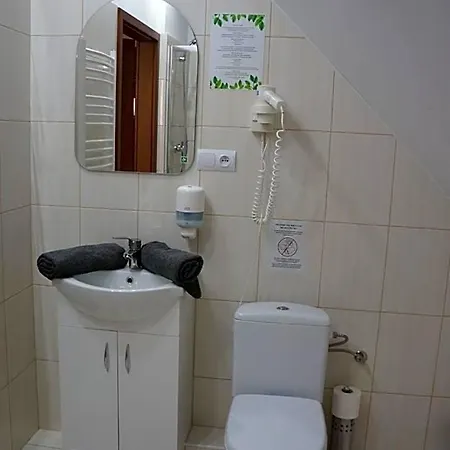Bed and breakfast Bukowa Przystan 4*