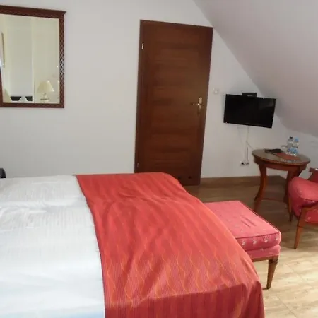 فندق مبيت وإفطار Bukowa Przystan 4*